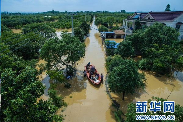 南方暴雨致灾情严重 长江16条河流发生超警洪