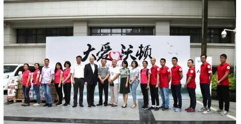 大爱沃顿艺术扶贫进入电白 艺术家亲自为农村