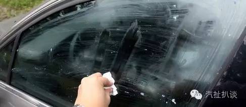 雨天后视镜看不清?半块肥皂就能搞定!