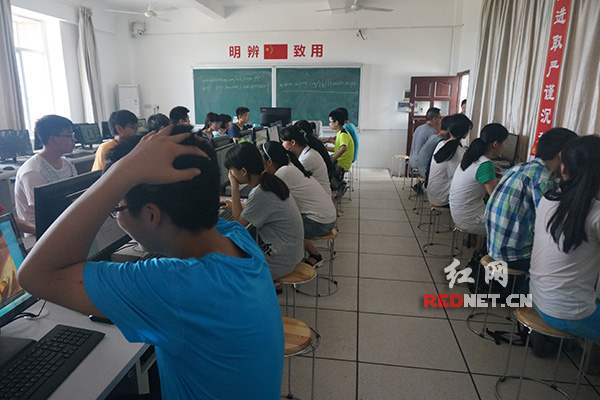 不光看成绩 长沙一中学将综合素质测评引入招