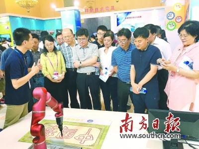 怎么在学校装有钱 M5Qk-fxthapu9453799.jpg