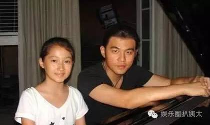 关晓彤高考分数超本科线206分！颜美腿长还是学霸，国民闺女要上天啊！