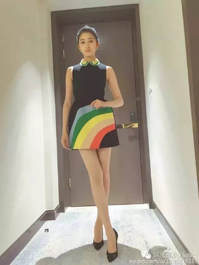 关晓彤高考分数超本科线206分！颜美腿长还是学霸，国民闺女要上天啊！