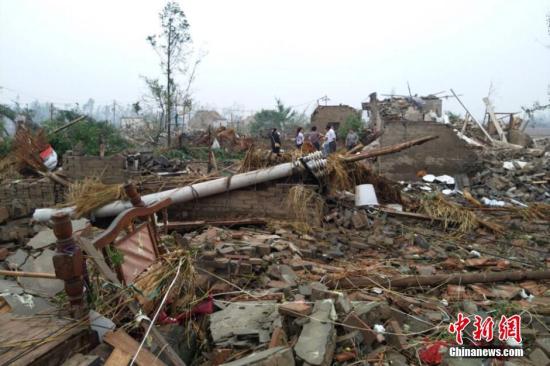 盐城龙卷风突袭续:阿特斯近4万平方厂房坍塌 