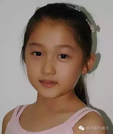 关晓彤高考分数超本科线206分！颜美腿长还是学霸，国民闺女要上天啊！