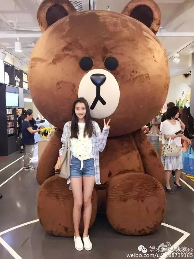 关晓彤高考分数超本科线206分！颜美腿长还是学霸，国民闺女要上天啊！