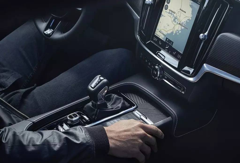 动感再升级 沃尔沃曝S90/V90 R-Design官图