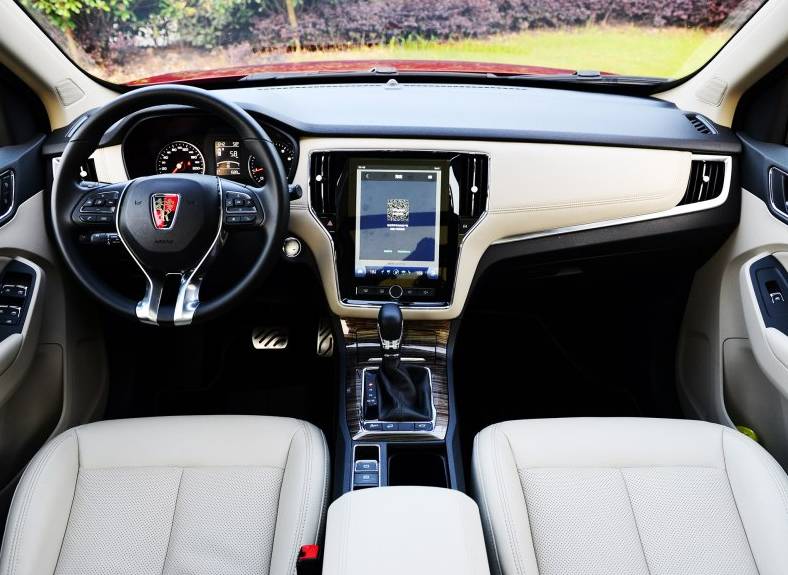 领先变革 汽车智能化超越手机黑科技