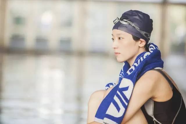 低成本、真感情,他凭借《再见女儿》这部影片打败了文章拿下亚洲新人奖最佳导演