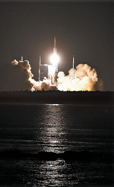 长征七号文昌首飞成功 近两万游客见证壮观场面|长征|运载火箭|成功_新浪新闻