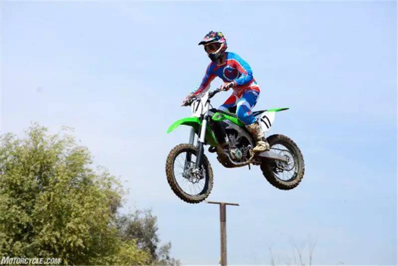 我要飞得更高!——2017川崎KX450F评测