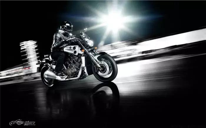 男人的梦想坐骑 雅马哈V-max大魔鬼