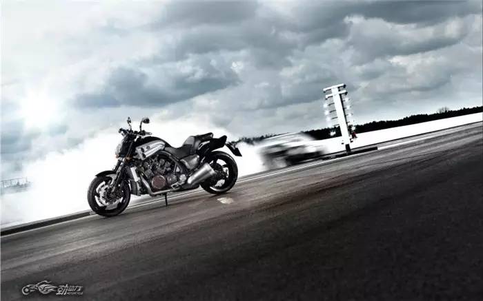 男人的梦想坐骑 雅马哈V-max大魔鬼