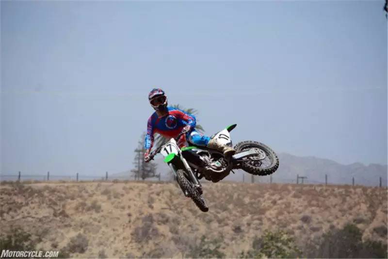 我要飞得更高!——2017川崎KX450F评测