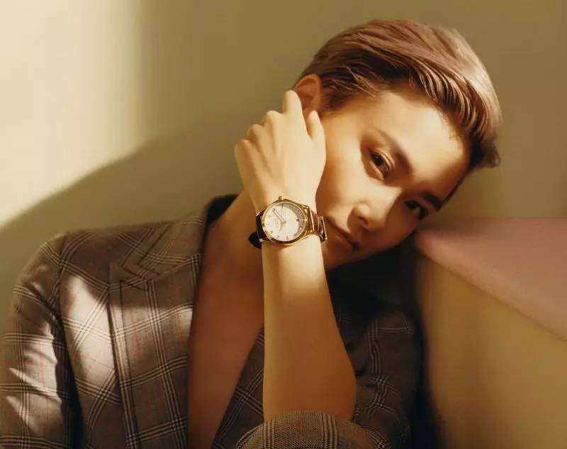 作势：李宇春教你如何在时尚圈“野蛮生长”