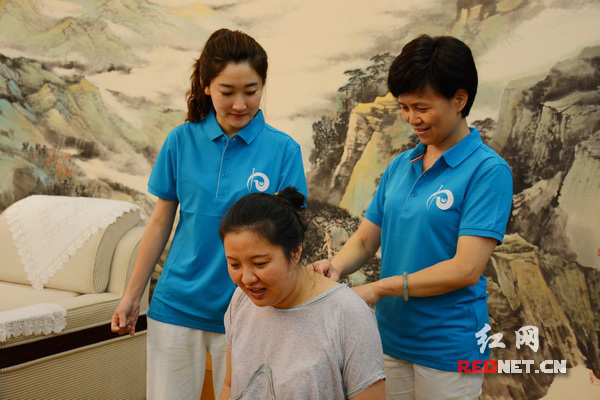 湖南中医附一手护脊柱义诊把健康送到家门口