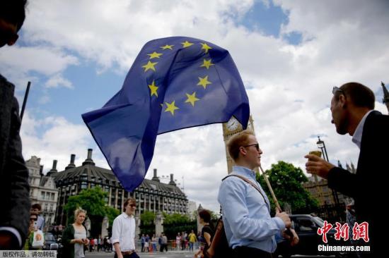 资料图：英国举行脱欧公投，51.9%的英国民众投票赞成脱离欧盟员。