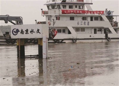 江苏昨发洪水橙色预警，京杭运河常州和苏州段封航，部分火车停运