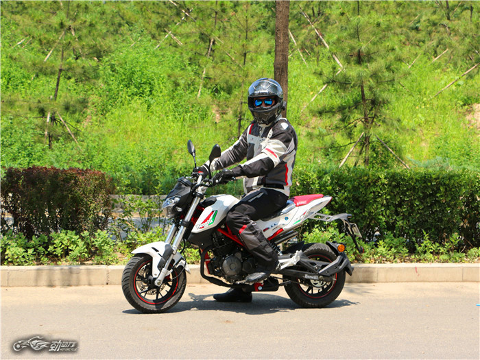 单车评测:贝纳利 TNT125(小暴龙)