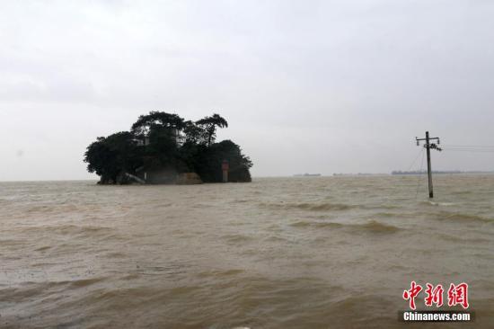 长江洪水倒灌鄱阳湖 江西省防总启动防汛Ⅳ级