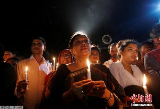 当地时间2016年7月3日，孟加拉国达卡，孟加拉国为在首都达卡武装分子劫持人质事件中的遇害者举行为期两天的全国哀悼活动。