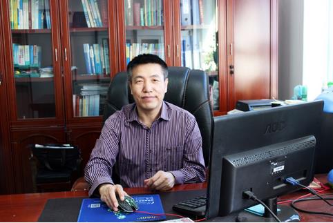 吉大张文祥教授研发常温铂金氧化分解技术攻