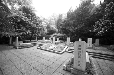 新华报业视觉中心记者 邵丹 翻拍7【人 物】 邓中夏 罗登贤 孙津川等
