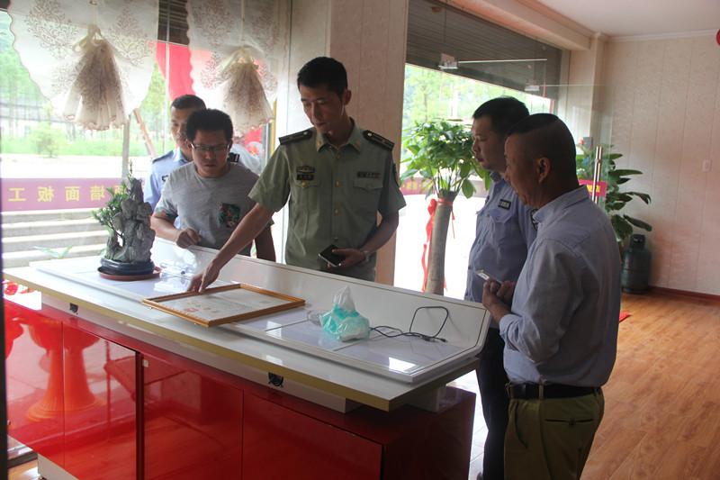 连江大队联合辖区派出所深入社会单位开展夏季