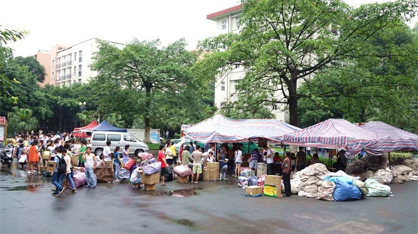 毕业生公益:爱心屋捐闲置物 获免费托运行李额