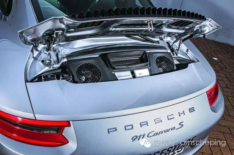 AMG GT、M4、911 谁位于跑车食物链顶端?