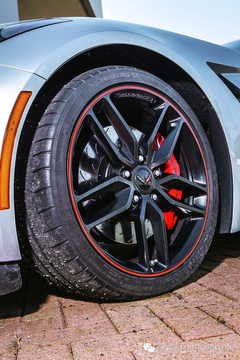 AMG GT、M4、911 谁位于跑车食物链顶端?