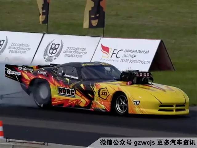 最凶残的车 六秒破300!刹车得用降落伞!