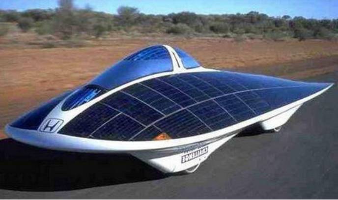 当阳光照进了汽车 就成了太阳能车!