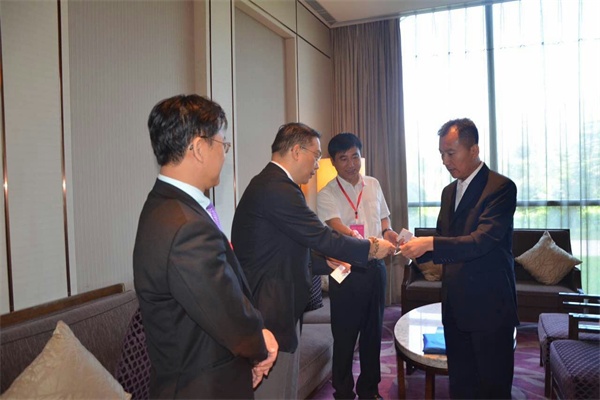 辽源市政协主席张炜在长春拜会上海市台办和上