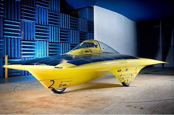 当阳光照进了汽车 就成了太阳能车!