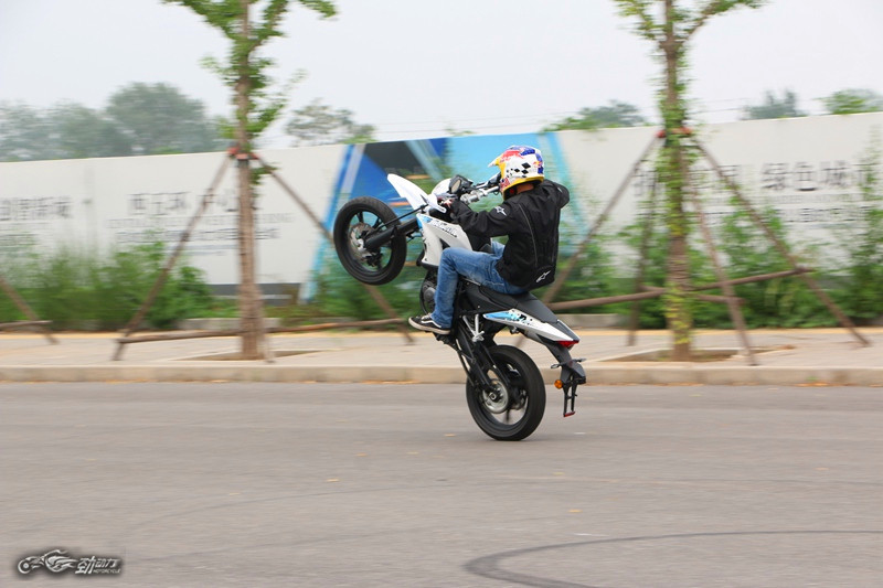 国产滑胎玩得起来吗?贝纳利 BJ250GY-2