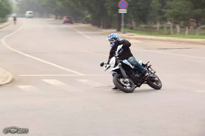 国产滑胎玩得起来吗?贝纳利 BJ250GY-2