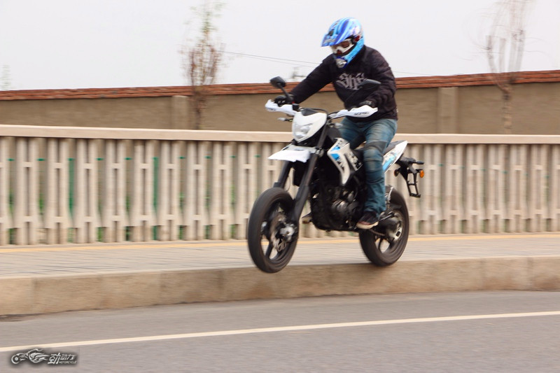 国产滑胎玩得起来吗?贝纳利 BJ250GY-2