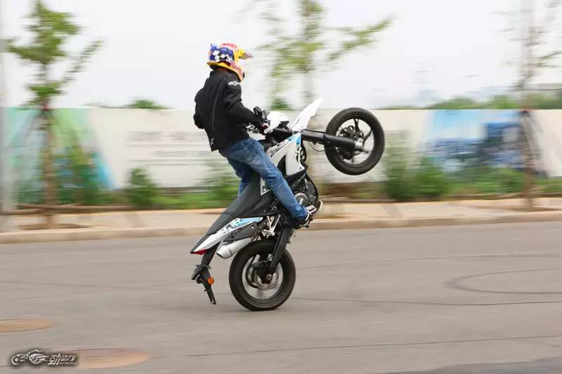 国产滑胎玩得起来吗?贝纳利 BJ250GY-2