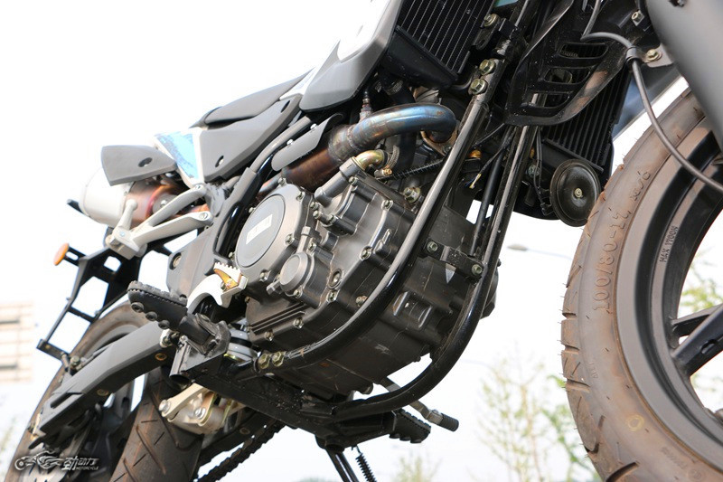 国产滑胎玩得起来吗?贝纳利 BJ250GY-2