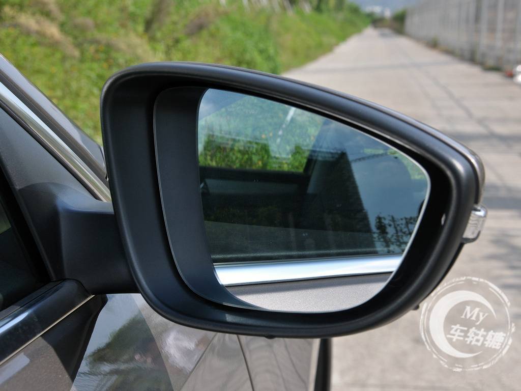 尼玛这车竟然标配无后视镜,吓死爹了!