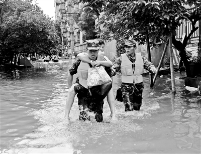 不约而至,南京昨遭遇罕见暴雨|南京|暴雨|地区