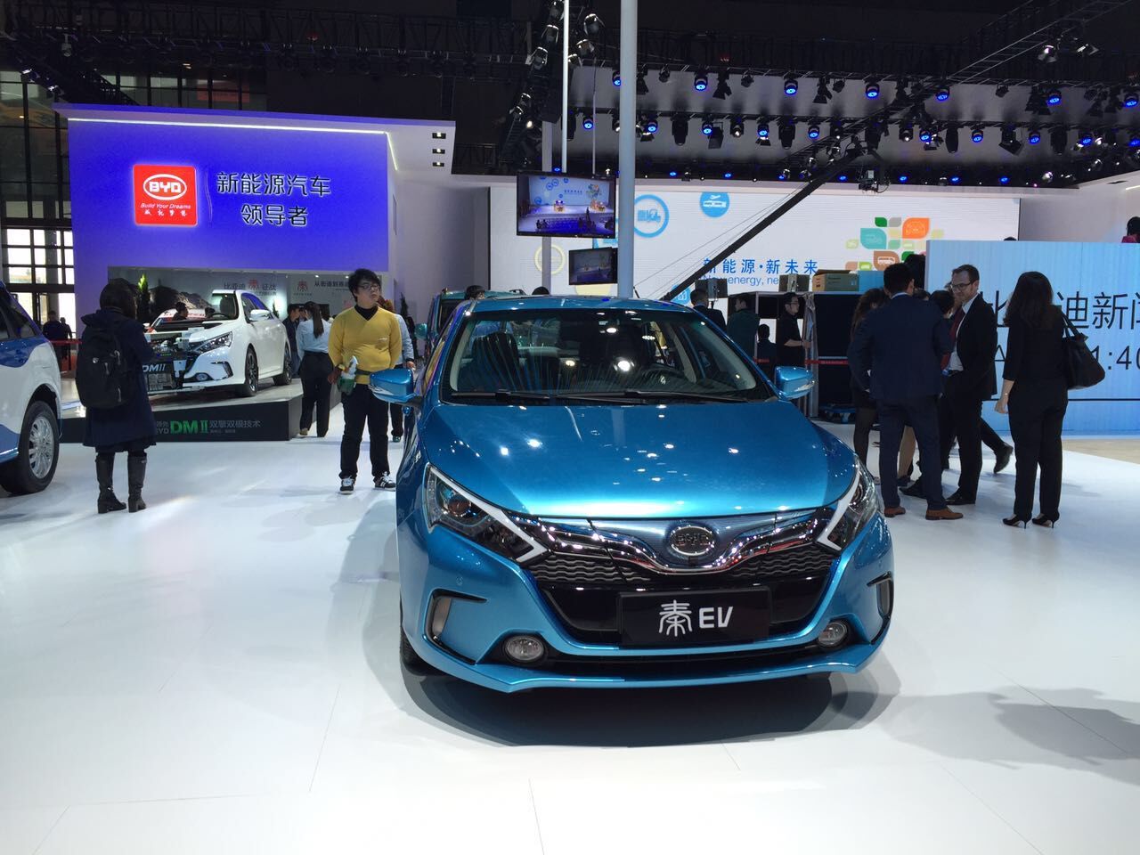 比亚迪中标38亿元深圳电动大巴订单 新能源促