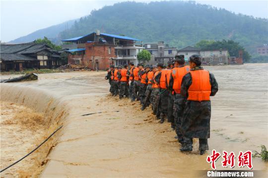 第31集团军：沿着失联抗洪勇士刘景泰的足迹救灾