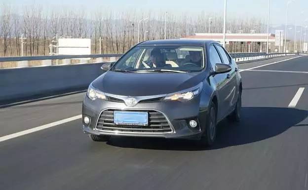 别被厂商骗了!揭秘官方百公里油耗的真相