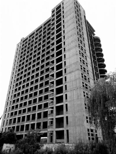 空港开发区内多处烂尾楼闲置|开发区|空港|闲置