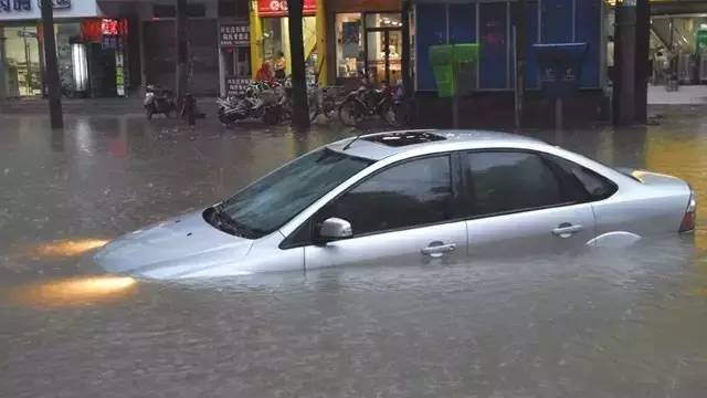 因为熄火做了这个动作直接损失了十几万!