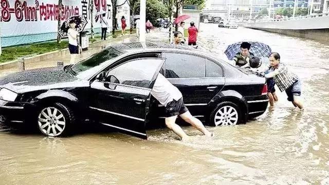 因为熄火做了这个动作直接损失了十几万!