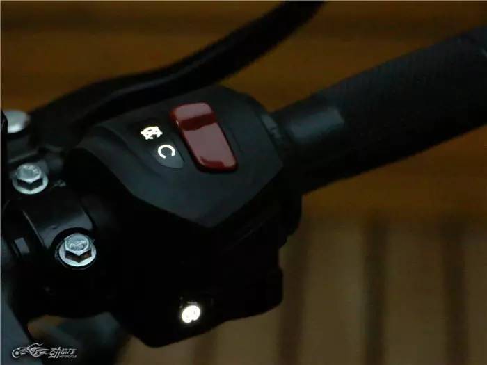 五万元以内的赛道悍将 KTM RC390