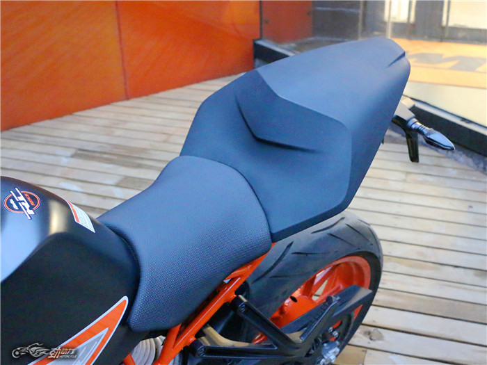 五万元以内的赛道悍将 KTM RC390